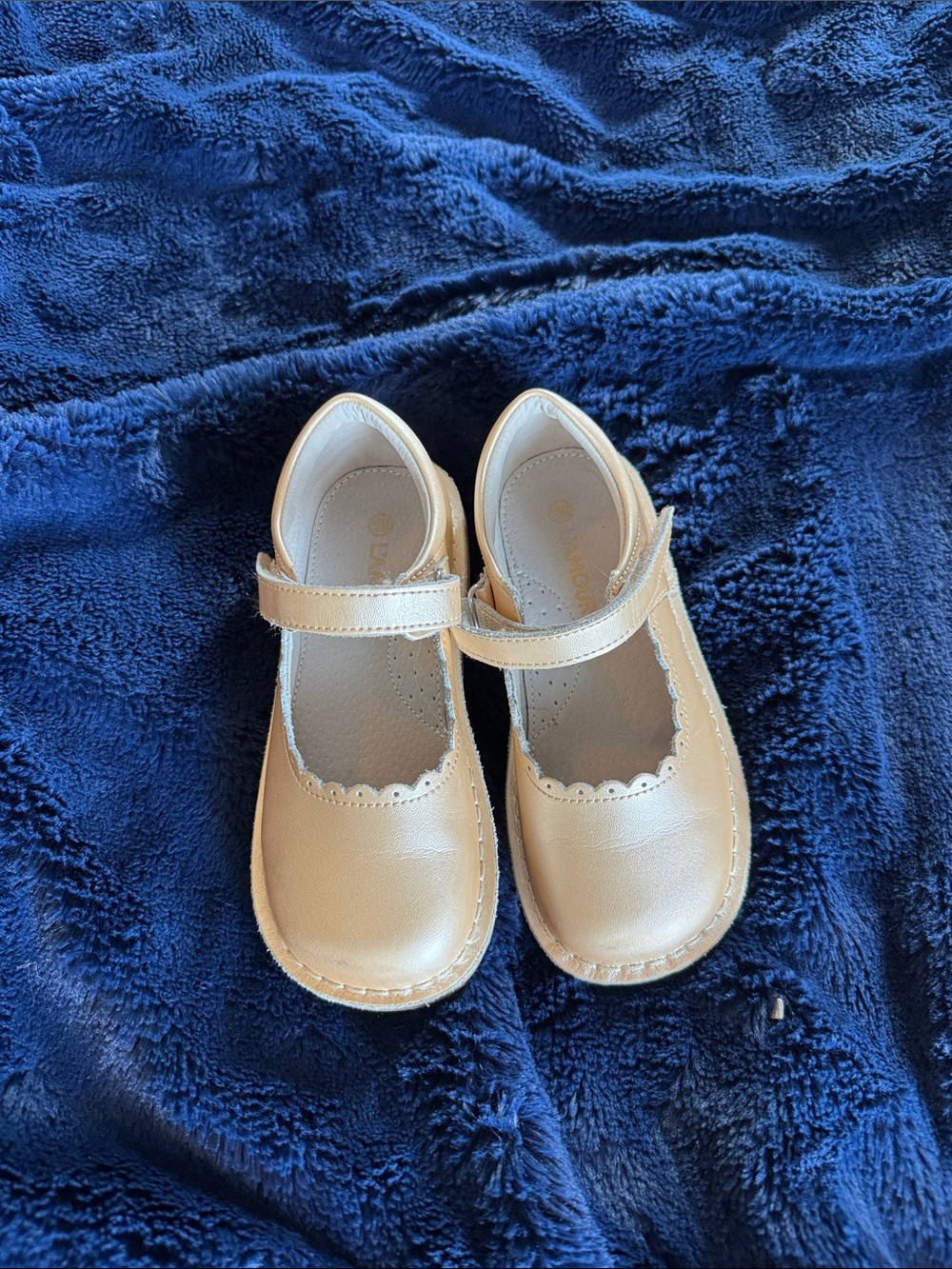 L'Amour Girls Cream Mary Jane Dress Shoes with Scalloped Edge